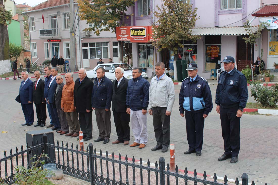 Cumhuriyet Bayramı çelenk sunma töreni