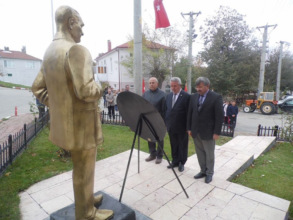 Cumhuriyet Bayramı çelenk töreni yapıldı…