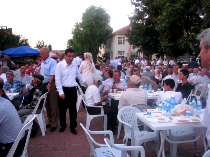 Üsküplüler iftarda bir araya geldi