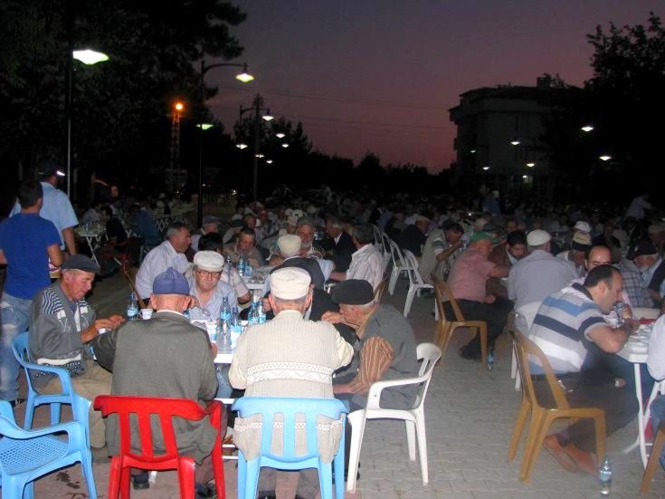 Üsküplüler iftarda bir araya geldi