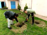 Üsküp Atatürk İlköğretim Okulunda fidan dikim yapıldı.