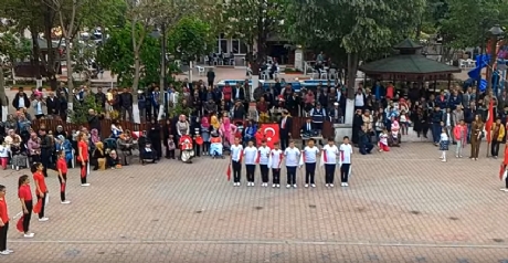 Üsküp Atatürk Ortaokulu Bitlis Yöresi Halkoyunları Gösterisi