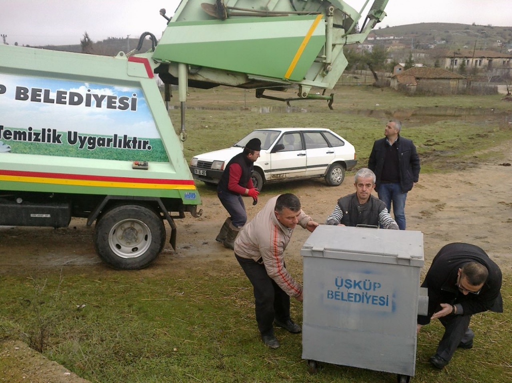 Belediyemizden Kadıköy’e çöp konteyneri…