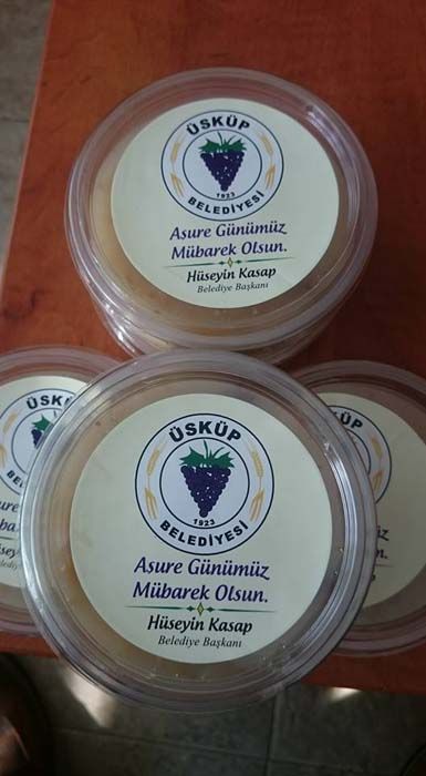 AŞURE DAĞITIMI