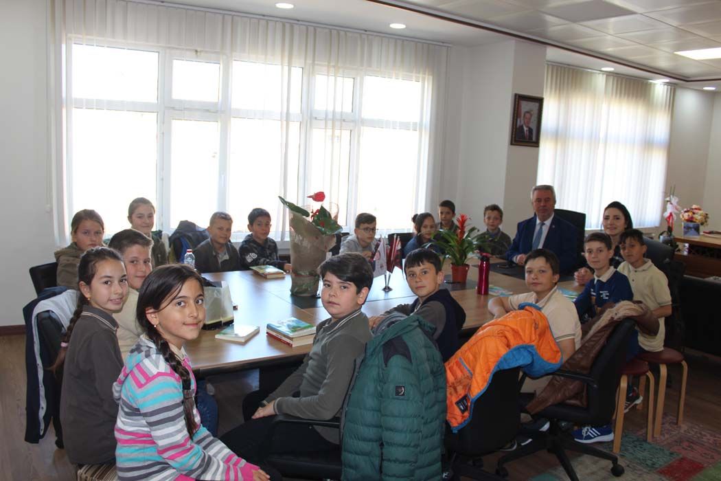 Öğrencilerimizden "Oto Kitap" Kampanyası