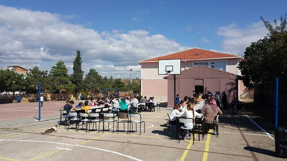 ÜSKÜP ATATÜRK ORTAOKULU AŞURE İKRAMI