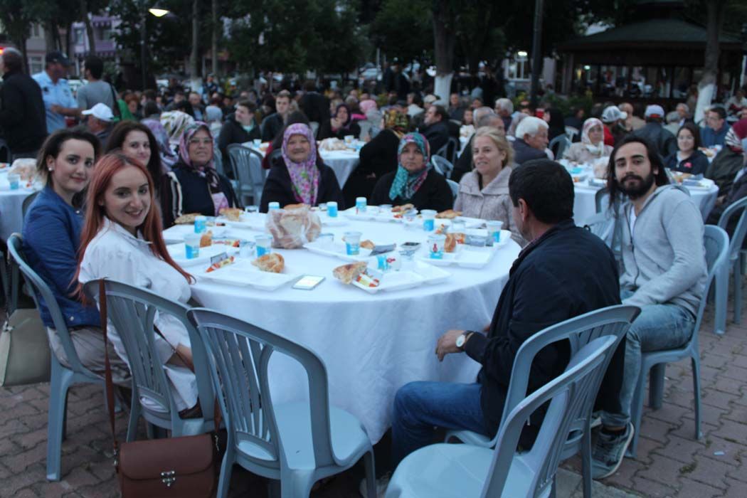 İFTAR YEMEĞİ (2017)