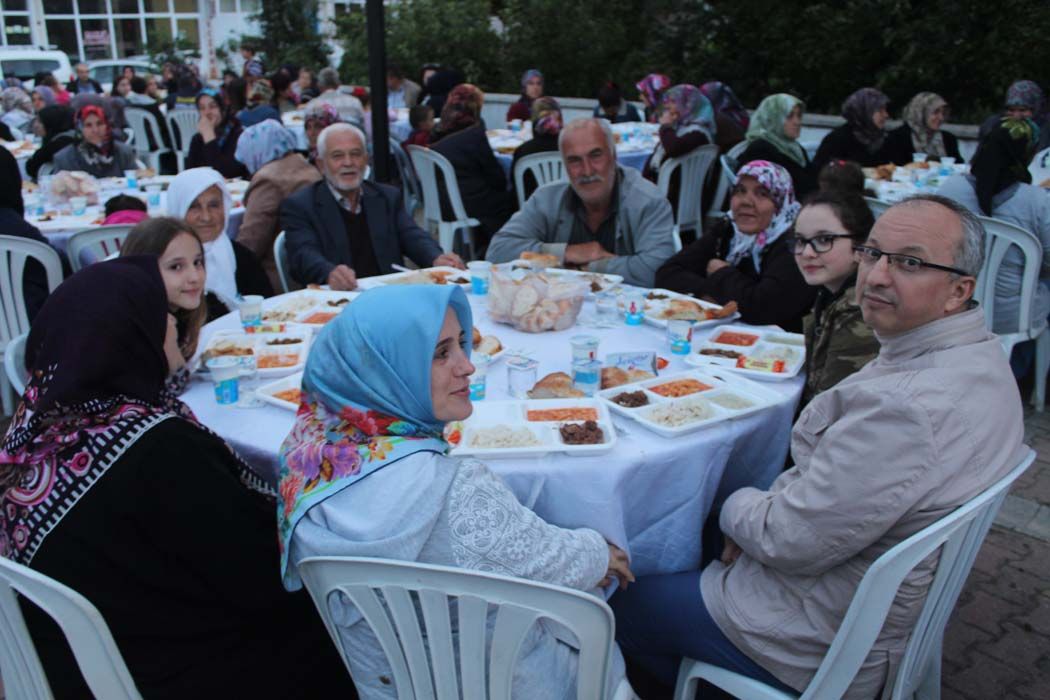 İFTAR YEMEĞİ (2017)