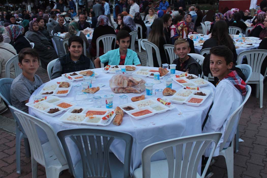 İFTAR YEMEĞİ (2017)