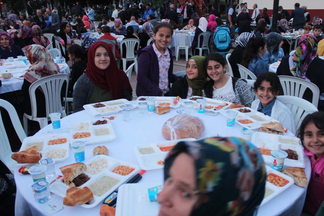 İFTAR YEMEĞİ (2017)