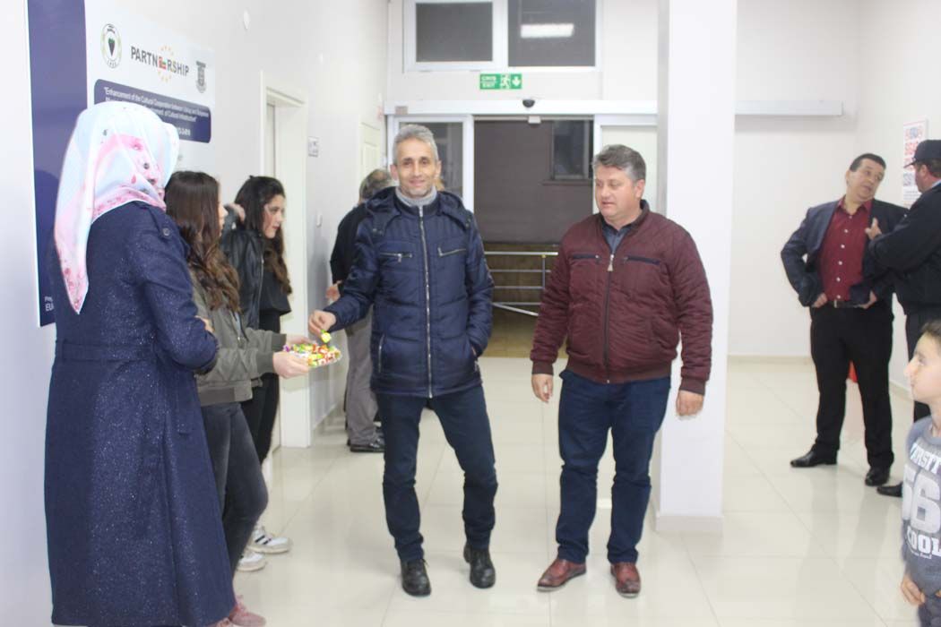 TÜRKÜLERLE TÜRKİYE SEVDAMIZ