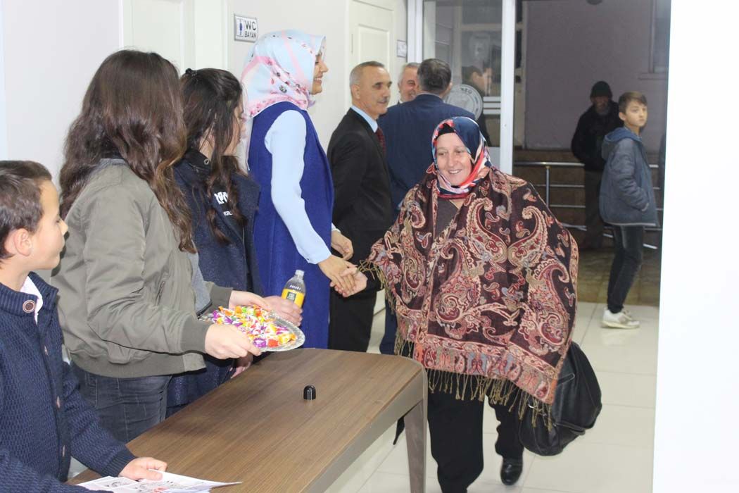 TÜRKÜLERLE TÜRKİYE SEVDAMIZ