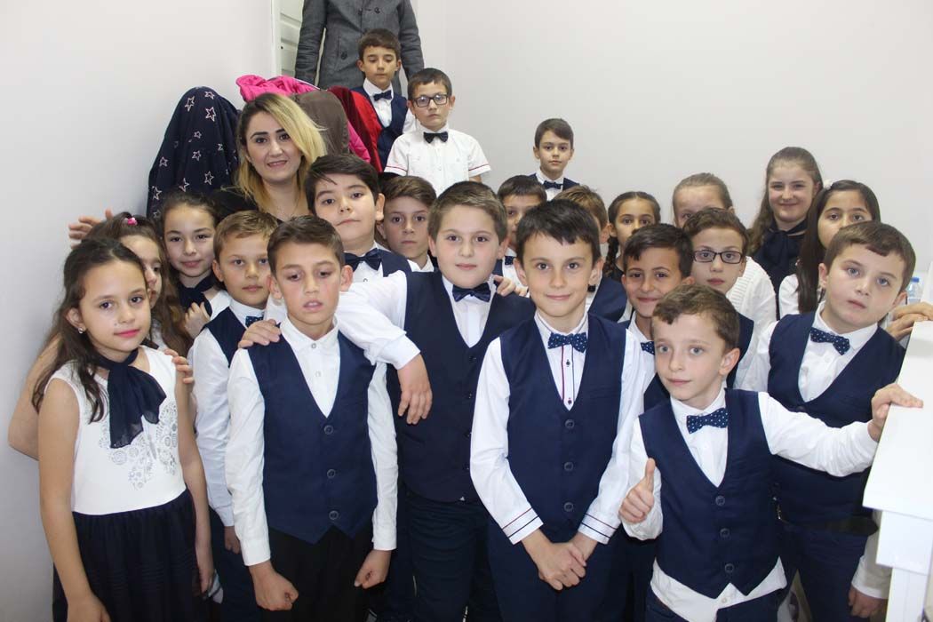 TÜRKÜLERLE TÜRKİYE SEVDAMIZ