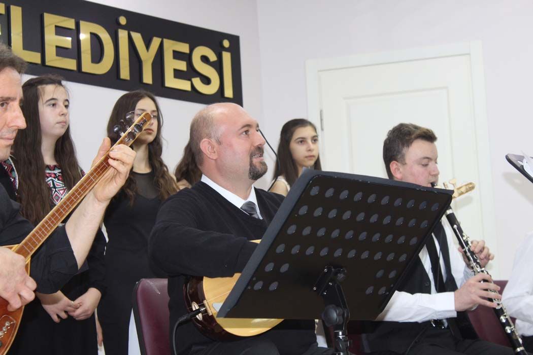 TÜRKÜLERLE TÜRKİYE SEVDAMIZ