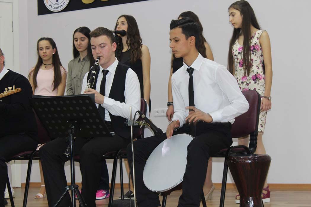 TÜRKÜLERLE TÜRKİYE SEVDAMIZ