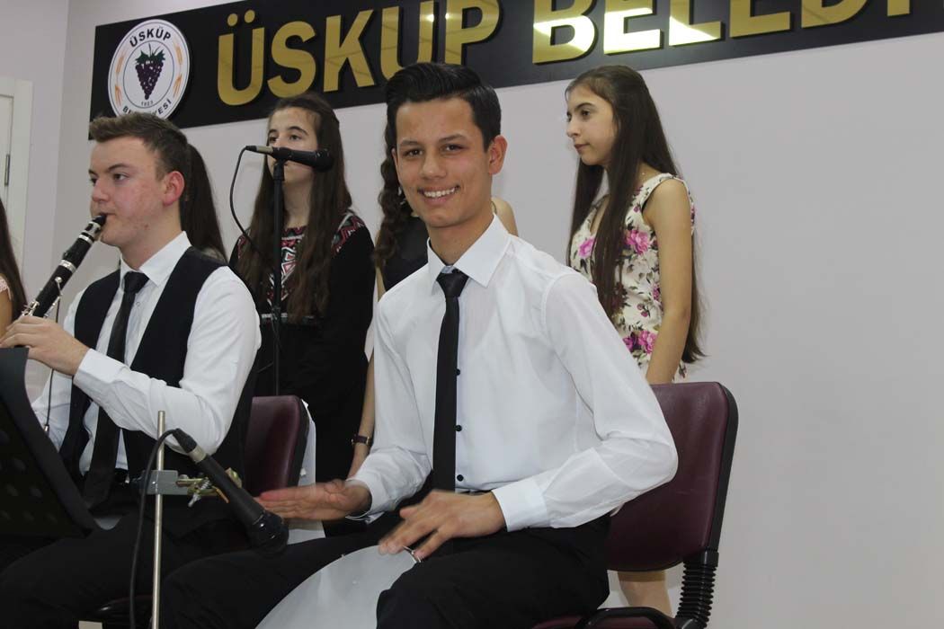 TÜRKÜLERLE TÜRKİYE SEVDAMIZ