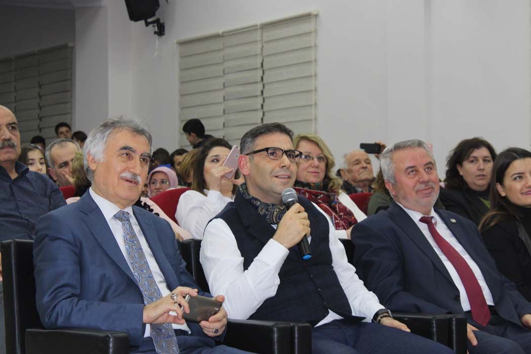 TÜRKÜLERLE TÜRKİYE SEVDAMIZ