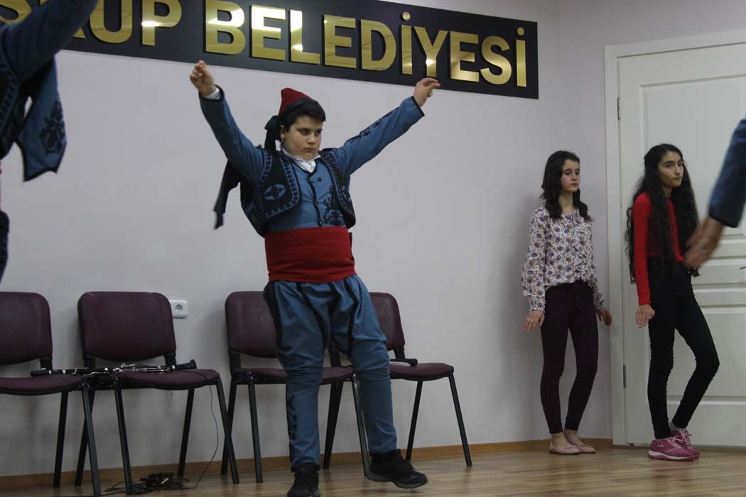 TÜRKÜLERLE TÜRKİYE SEVDAMIZ