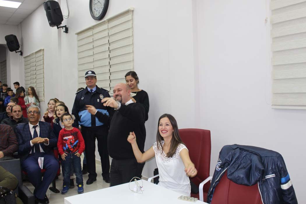 TÜRKÜLERLE TÜRKİYE SEVDAMIZ