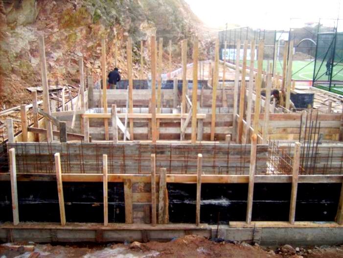 Spor Kompeksimiz için soyunma odası çalışmaları başladı