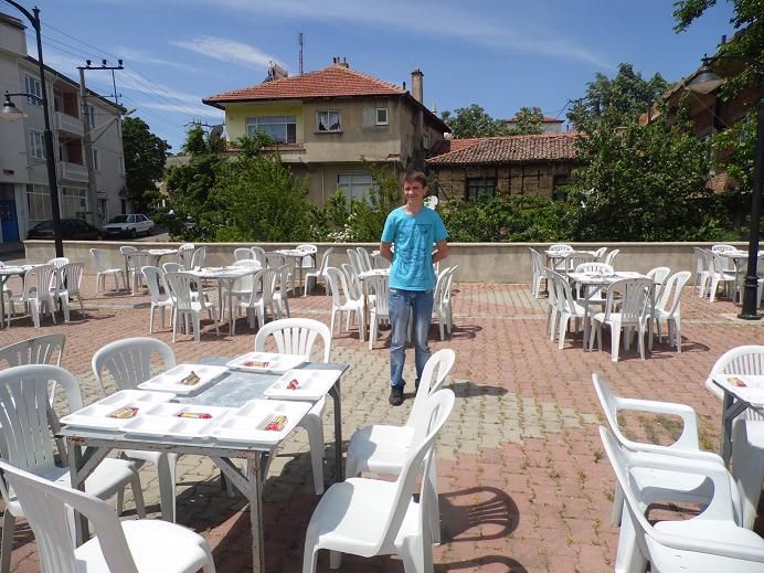 Eller yağmur için açıldı