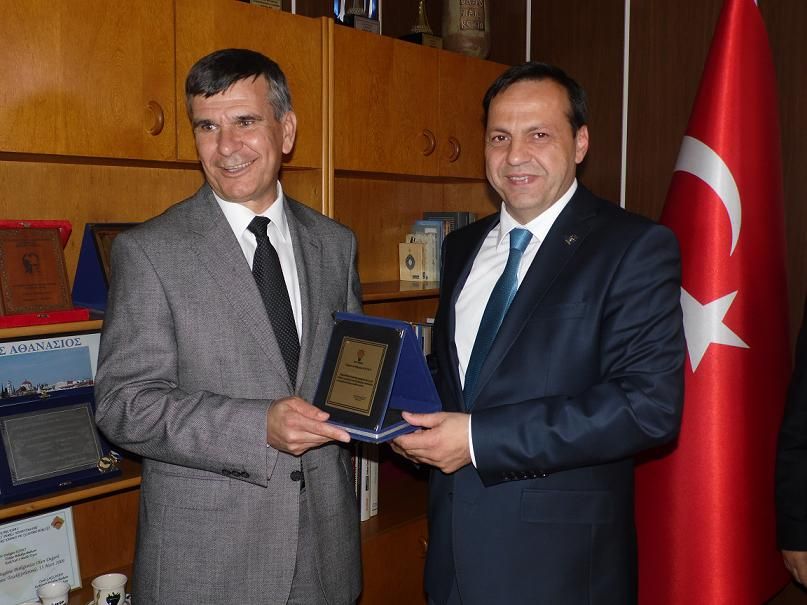 Belediyemizde devir teslim töreni