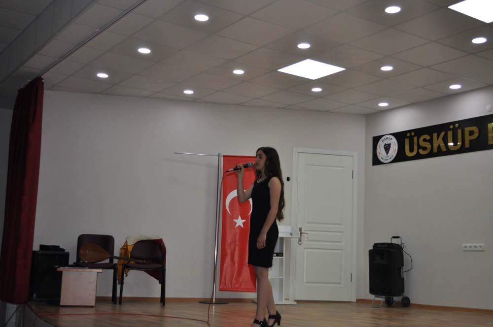 ÃœskÃ¼p AtatÃ¼rk Ortaokulu'ndan YÄ±l Sonu Gecesi