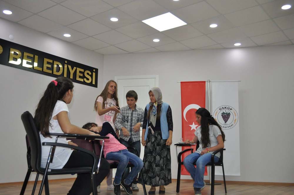 Üsküp Atatürk Ortaokulu'ndan Yıl Sonu Gecesi