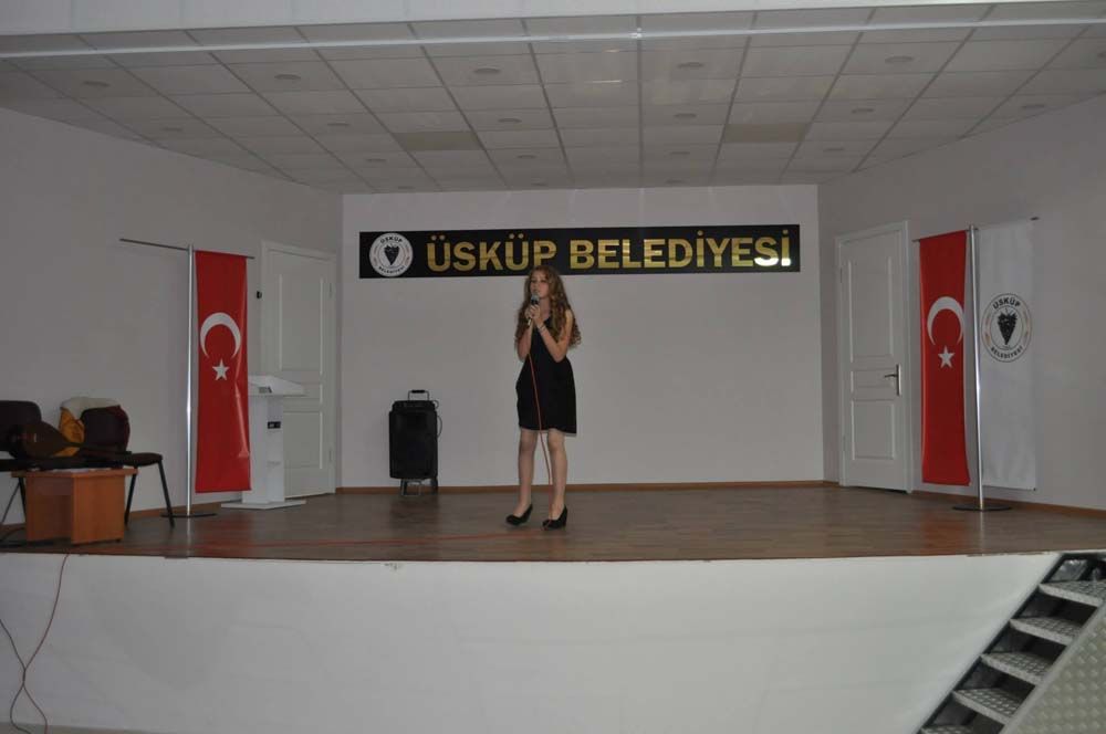 Üsküp Atatürk Ortaokulu'ndan Yıl Sonu Gecesi