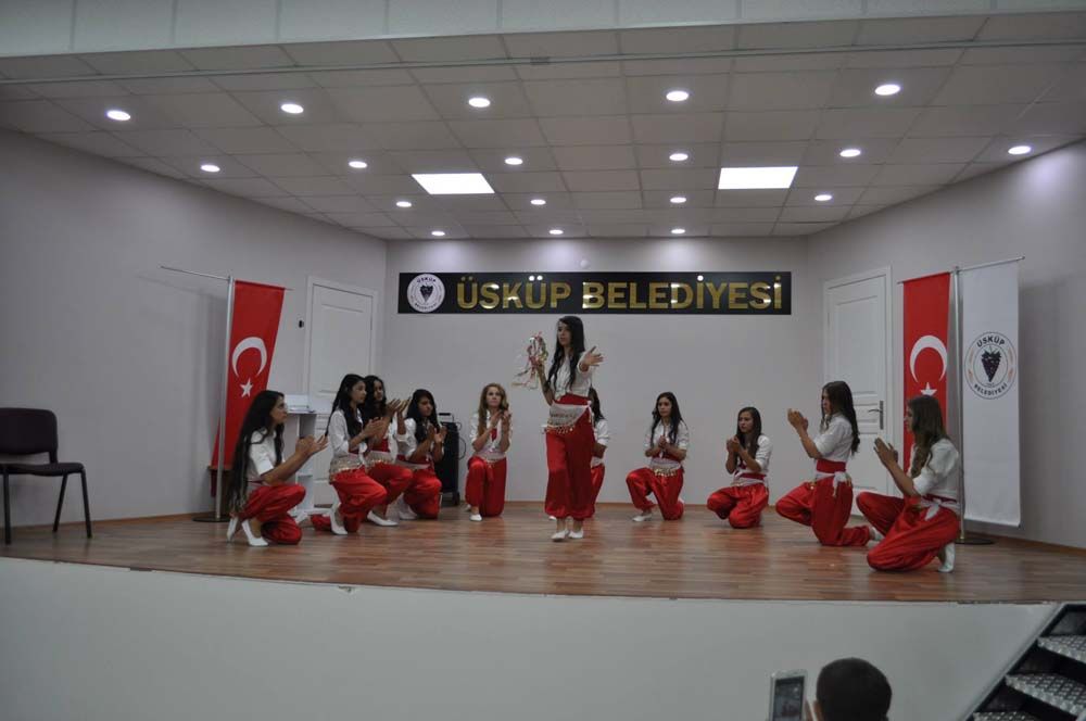 Üsküp Atatürk Ortaokulu'ndan Yıl Sonu Gecesi