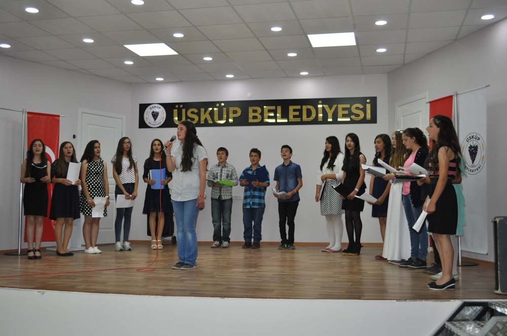 Üsküp Atatürk Ortaokulu'ndan Yıl Sonu Gecesi