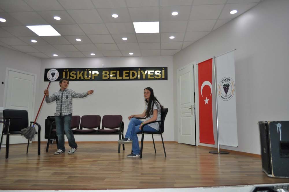 Üsküp Atatürk Ortaokulu'ndan Yıl Sonu Gecesi