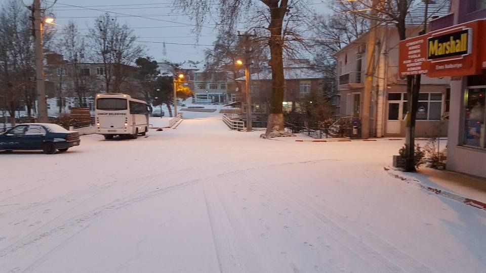 Üsküp'te kar yağışı etkili oldu