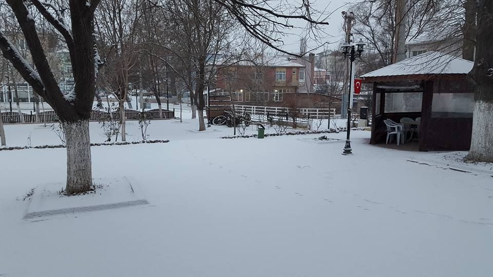 Üsküp'te kar yağışı etkili oldu