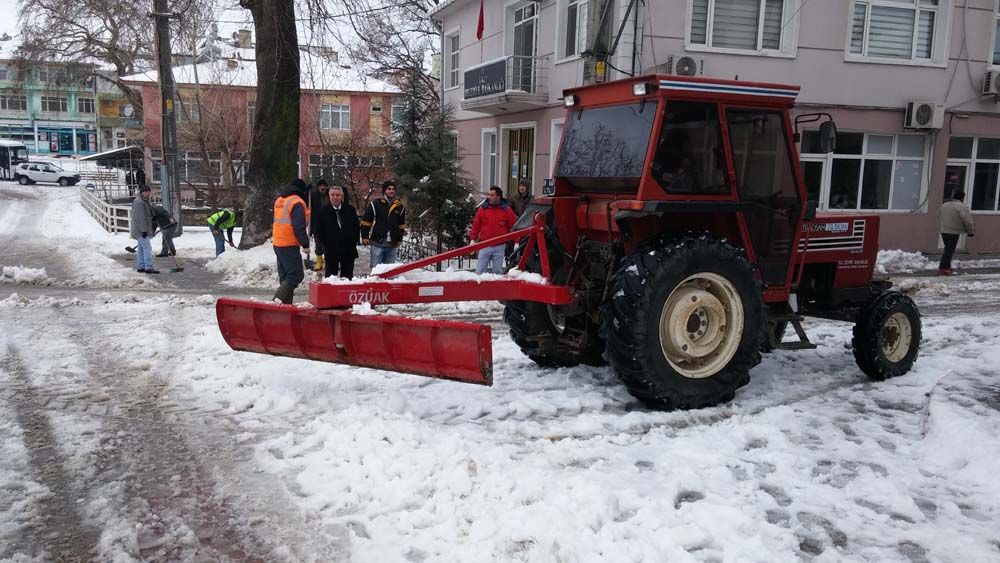 Üsküp'te kar yağışı etkili oldu