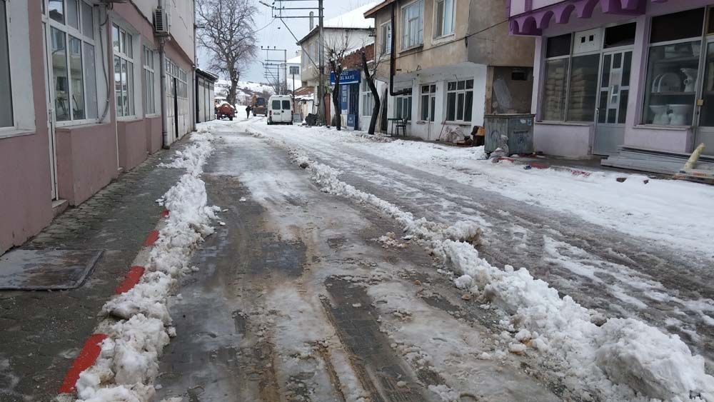 Üsküp'te kar yağışı etkili oldu