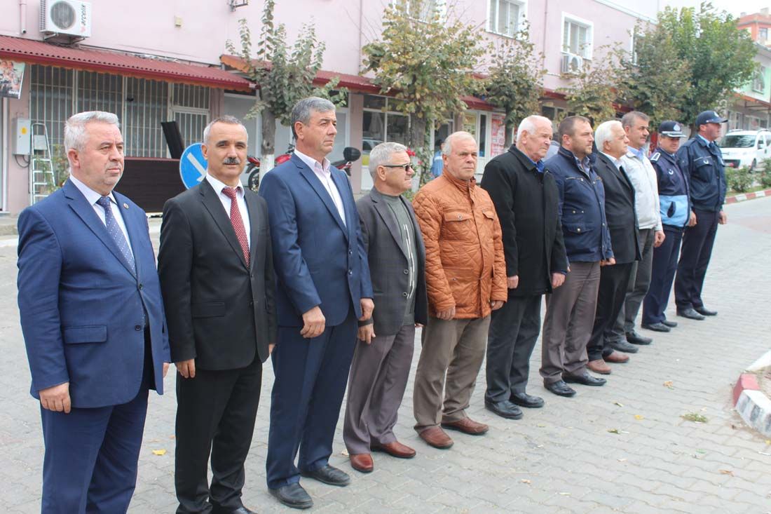 Cumhuriyet Bayramı çelenk sunma töreni