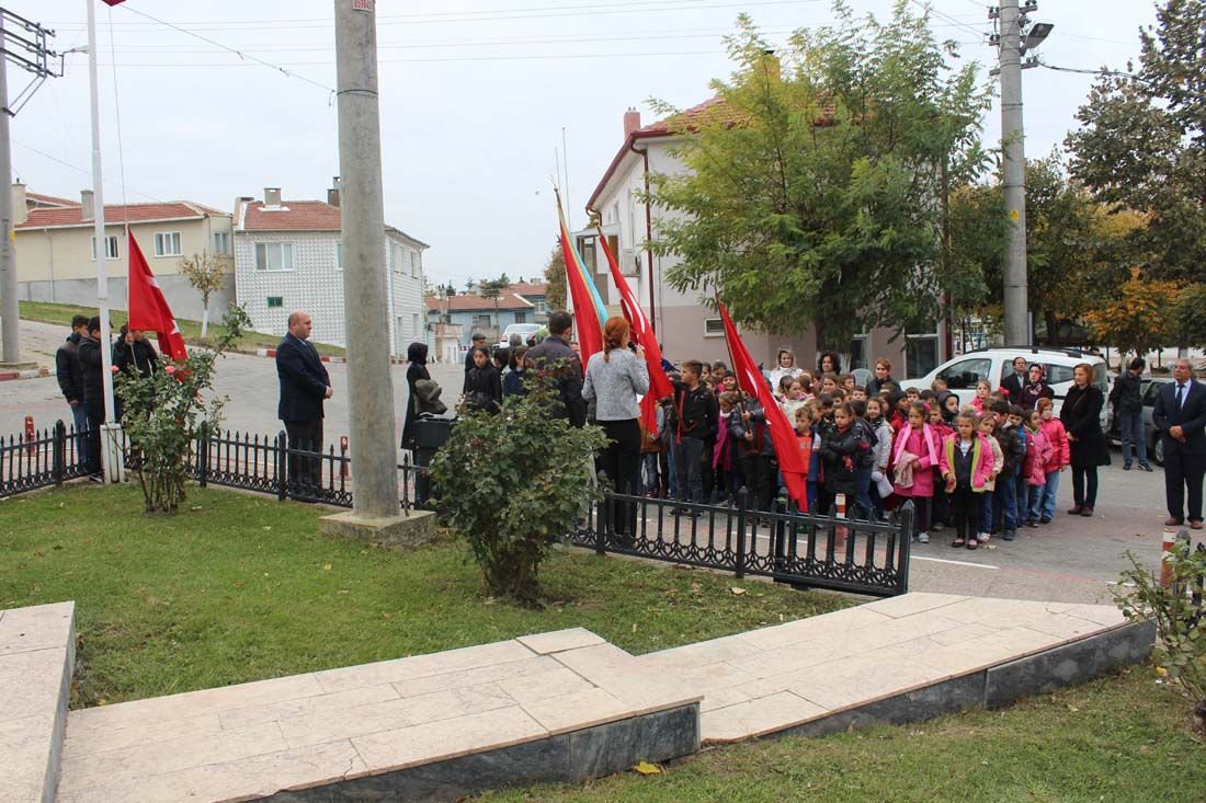 Cumhuriyet Bayramı çelenk sunma töreni