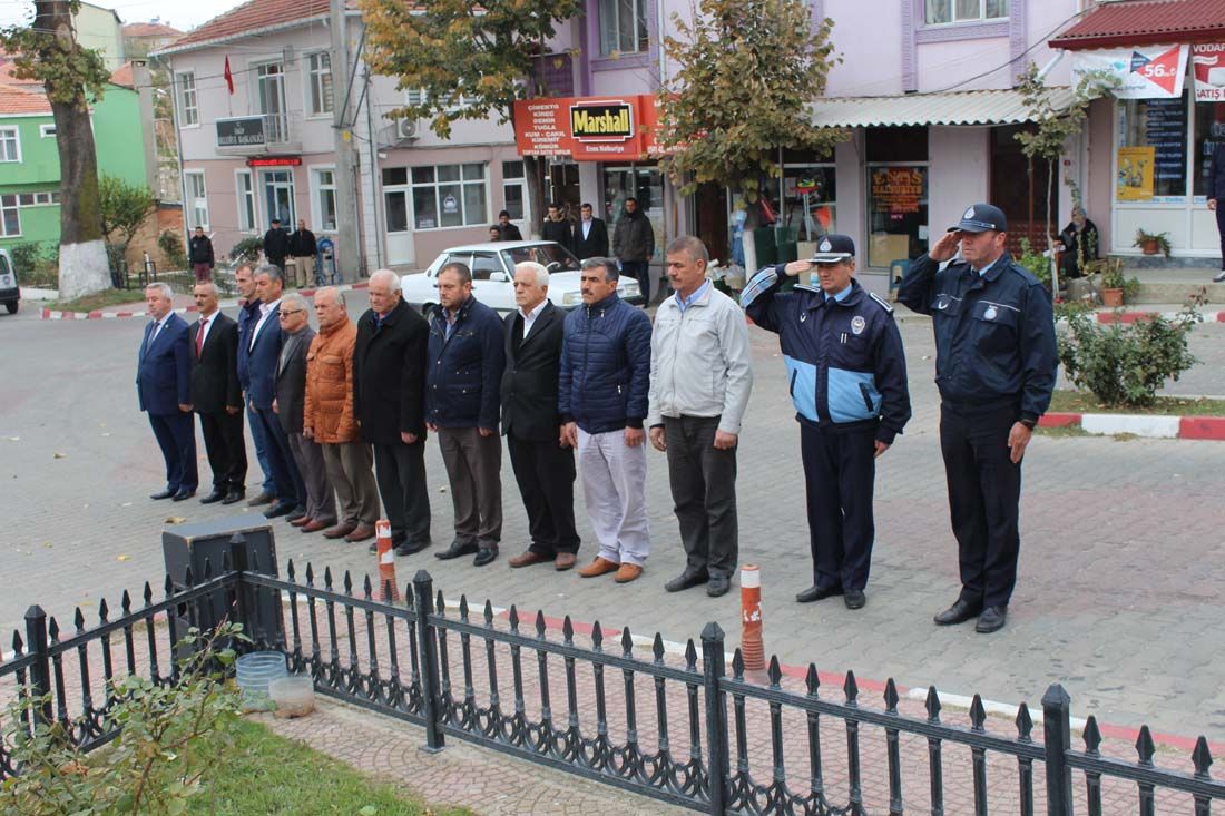 Cumhuriyet Bayramı çelenk sunma töreni