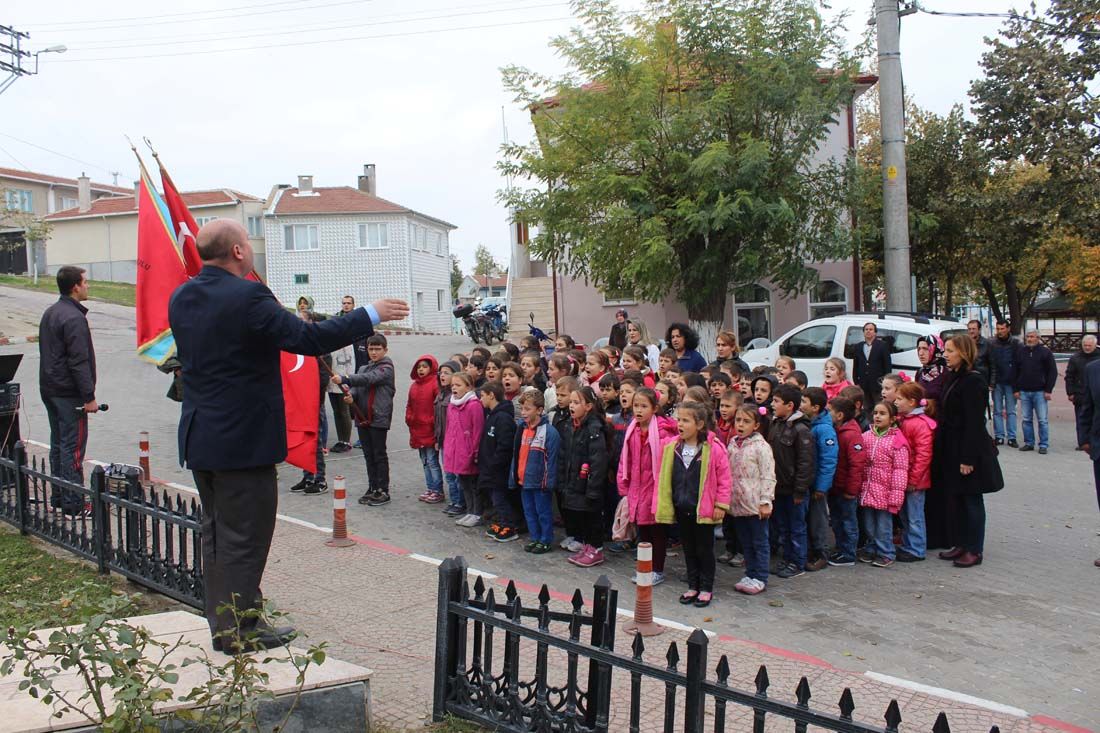 Cumhuriyet Bayramı çelenk sunma töreni