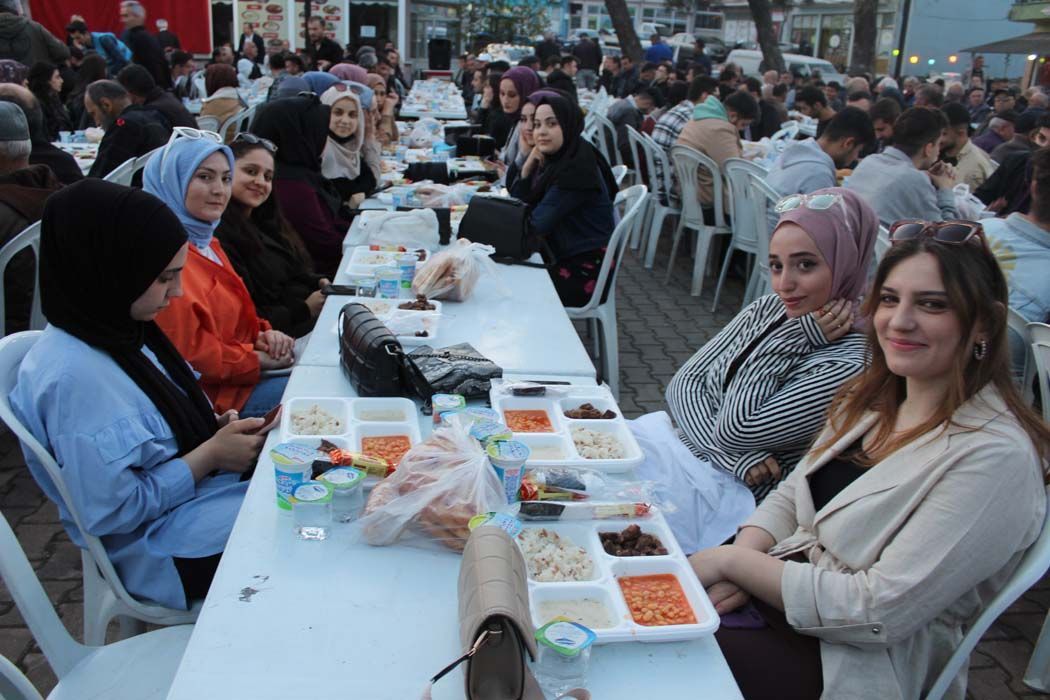 İftar Yemeği (2022)