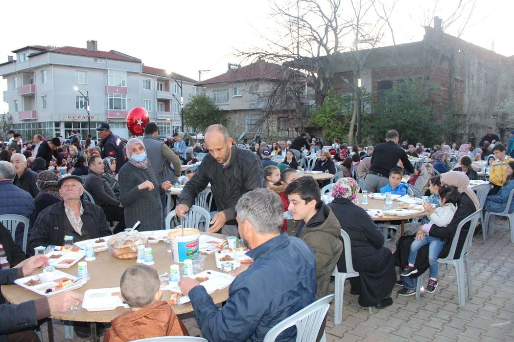 İftar Yemeği (2022)