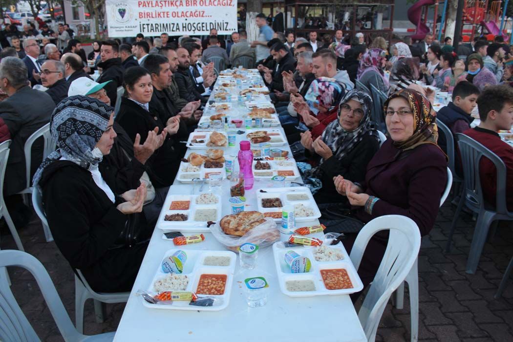 İftar Yemeği (2022)