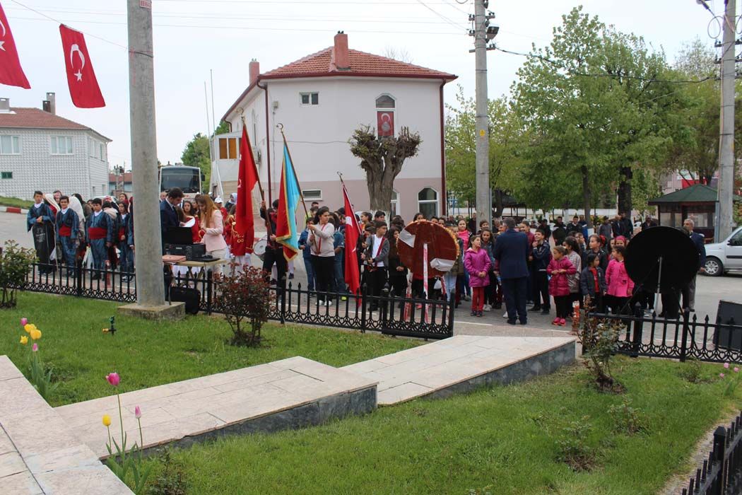 ULUSAL EGEMENLİK VE ÇOCUK BAYRAMI-2017 (ÇELENK TÖRENİ)