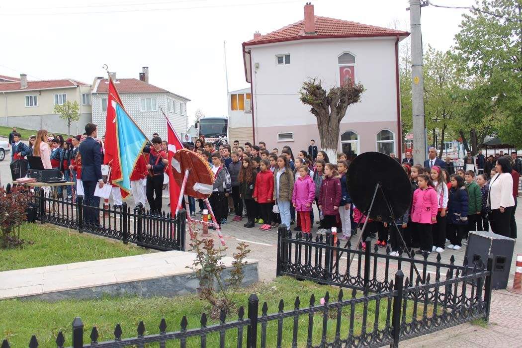 ULUSAL EGEMENLİK VE ÇOCUK BAYRAMI-2017 (ÇELENK TÖRENİ)