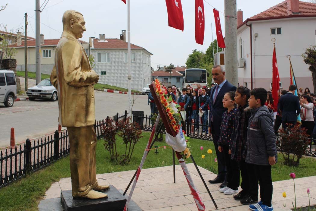 ULUSAL EGEMENLİK VE ÇOCUK BAYRAMI-2017 (ÇELENK TÖRENİ)