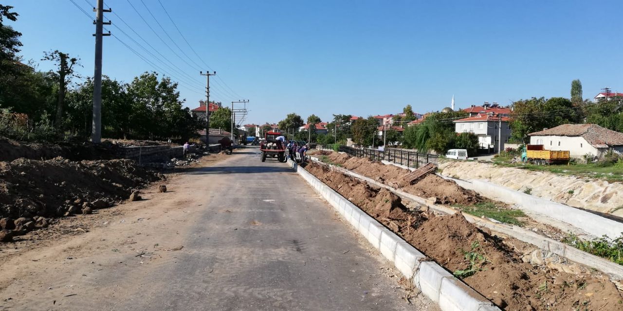 Belediye Caddesi Yol ve Kaldırım Düzenlemesi 