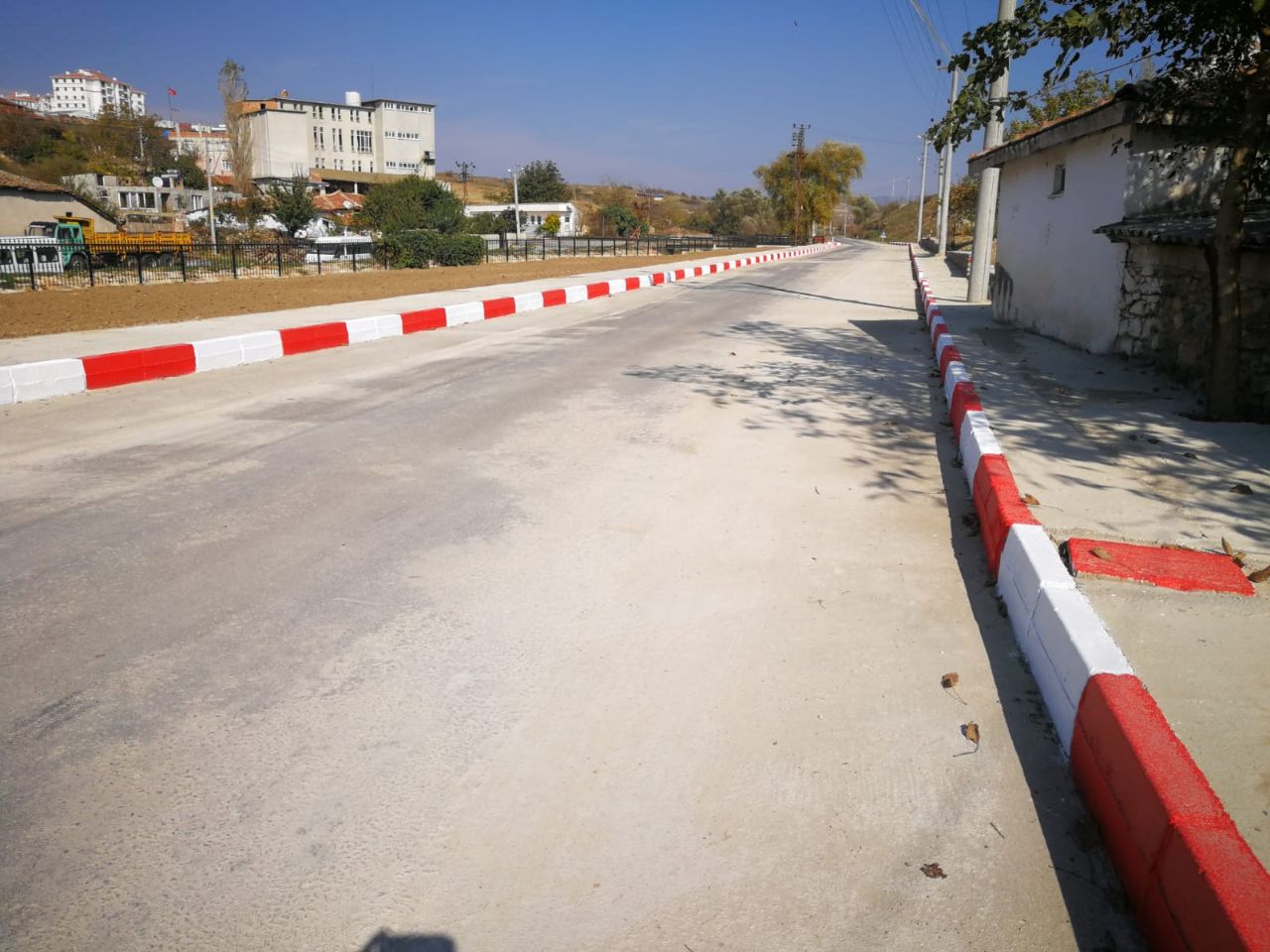 Belediye Caddesi Yol ve Kaldırım Düzenlemesi 