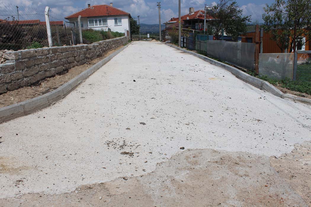 Sırt Yolu 1. Geçidi Sokak'ta yol düzenlemesi…