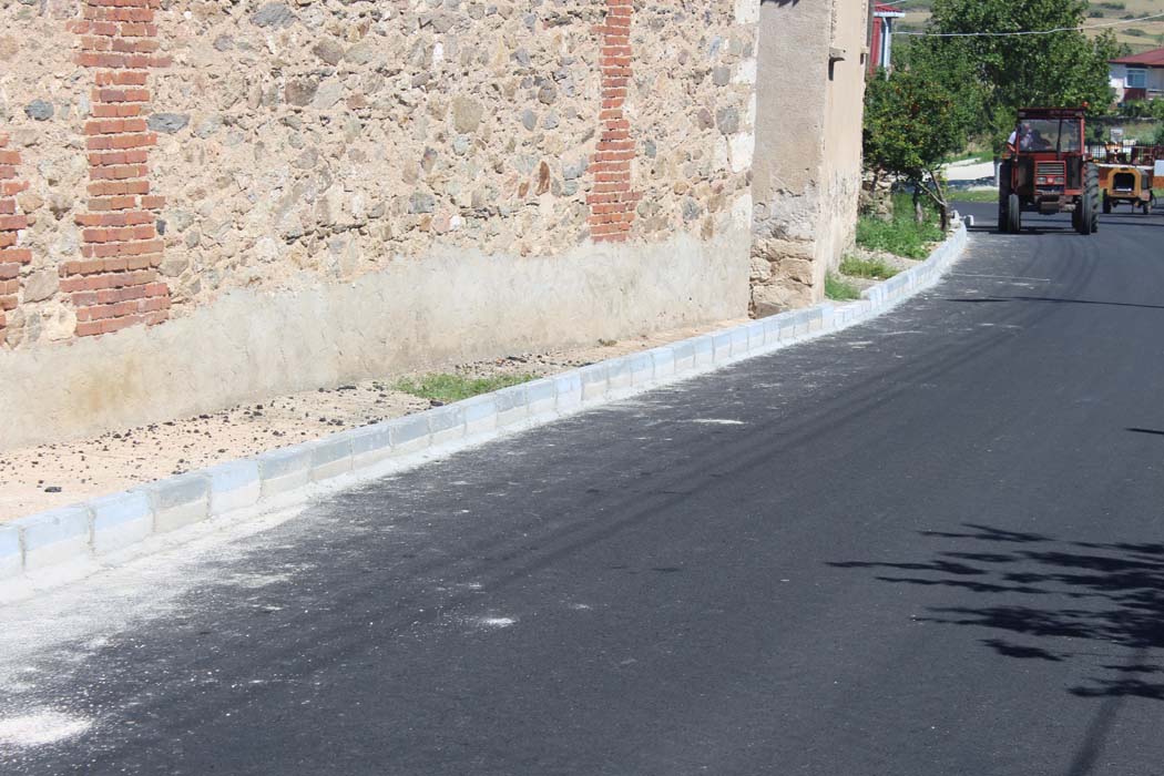 Kaldırım çalışmalarına başlandı…